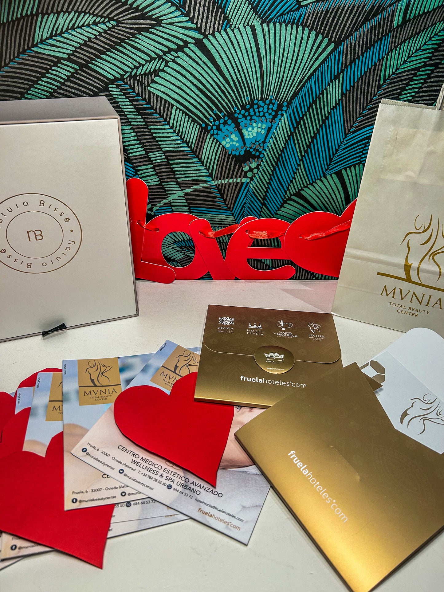 LUXURY LOVE